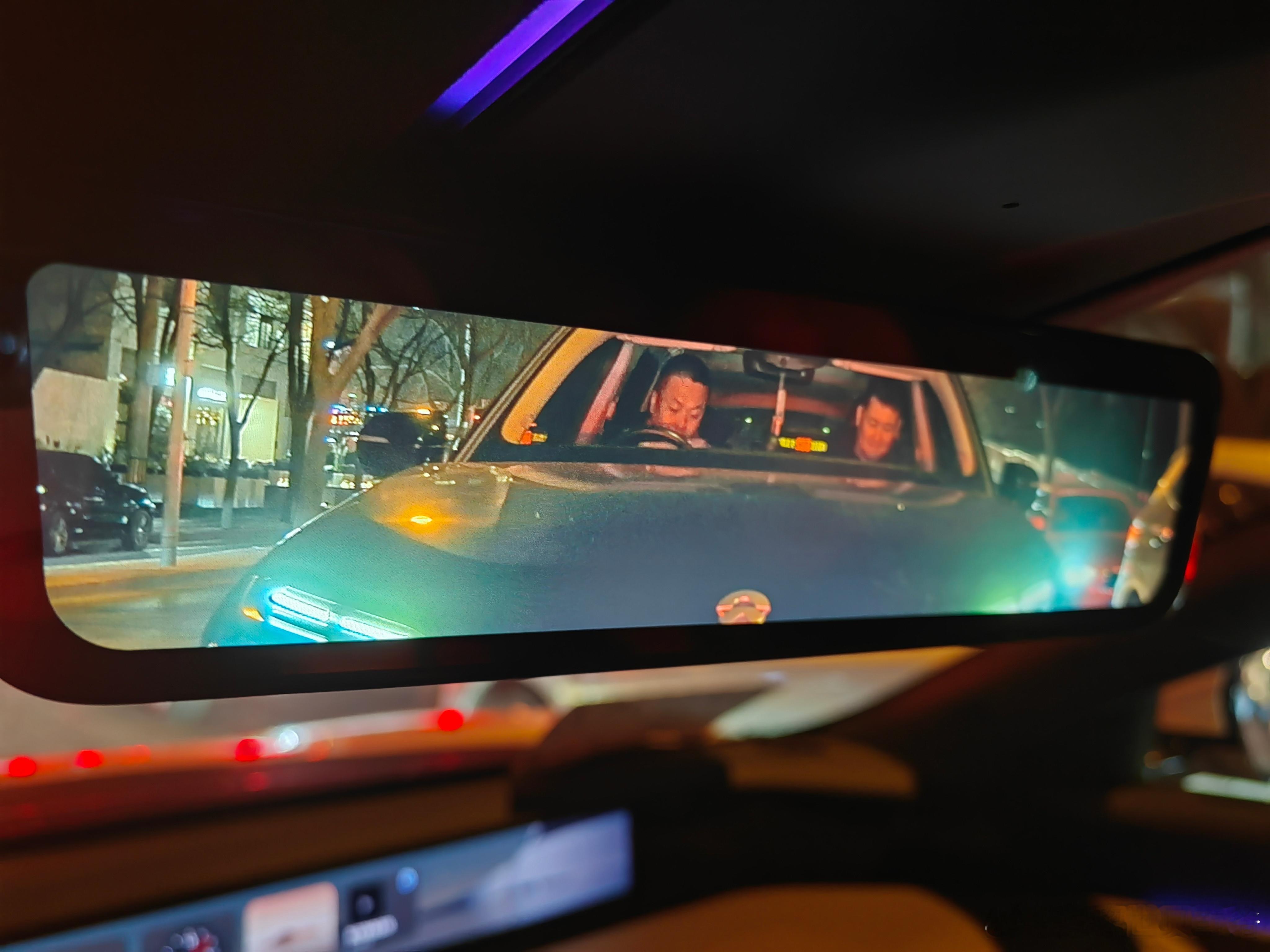 不要在一台阿维塔12后面跟得太近，不然你做什么前车都能看到[二哈]#阿维塔12#