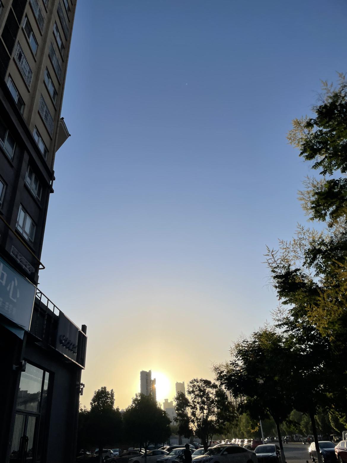 我的今日状态：😁轻松愉快
我这里的天气：☀️晴天