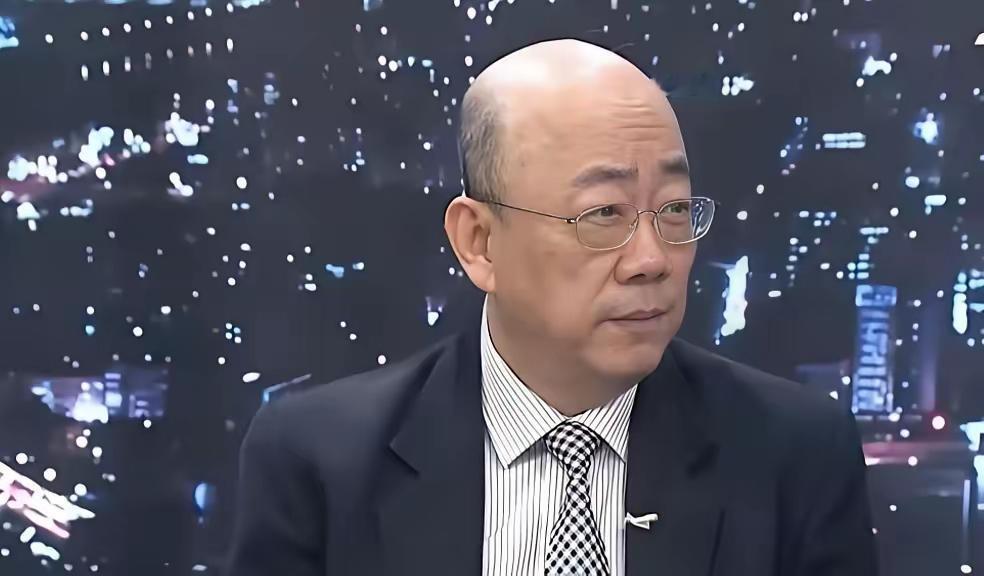 郭正亮那句“中国对日本直接开炮”的说法，背后藏着一段实打实的交锋。去年七月，日本