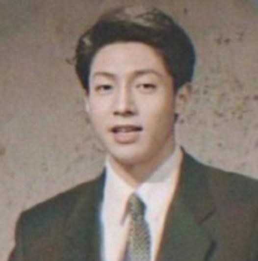 1997年，撒贝宁去央视面试，领导肖晓琳一看到他，转头就走入办公室锁上门，问同事