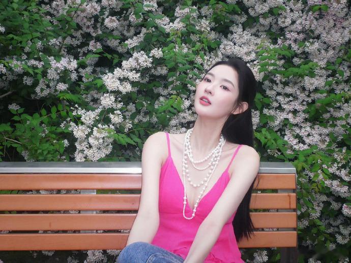 王玉雯花系长相王玉雯姐姐你好香不是那种攻击性的美，王玉雯的花系长相主打温润耐看，