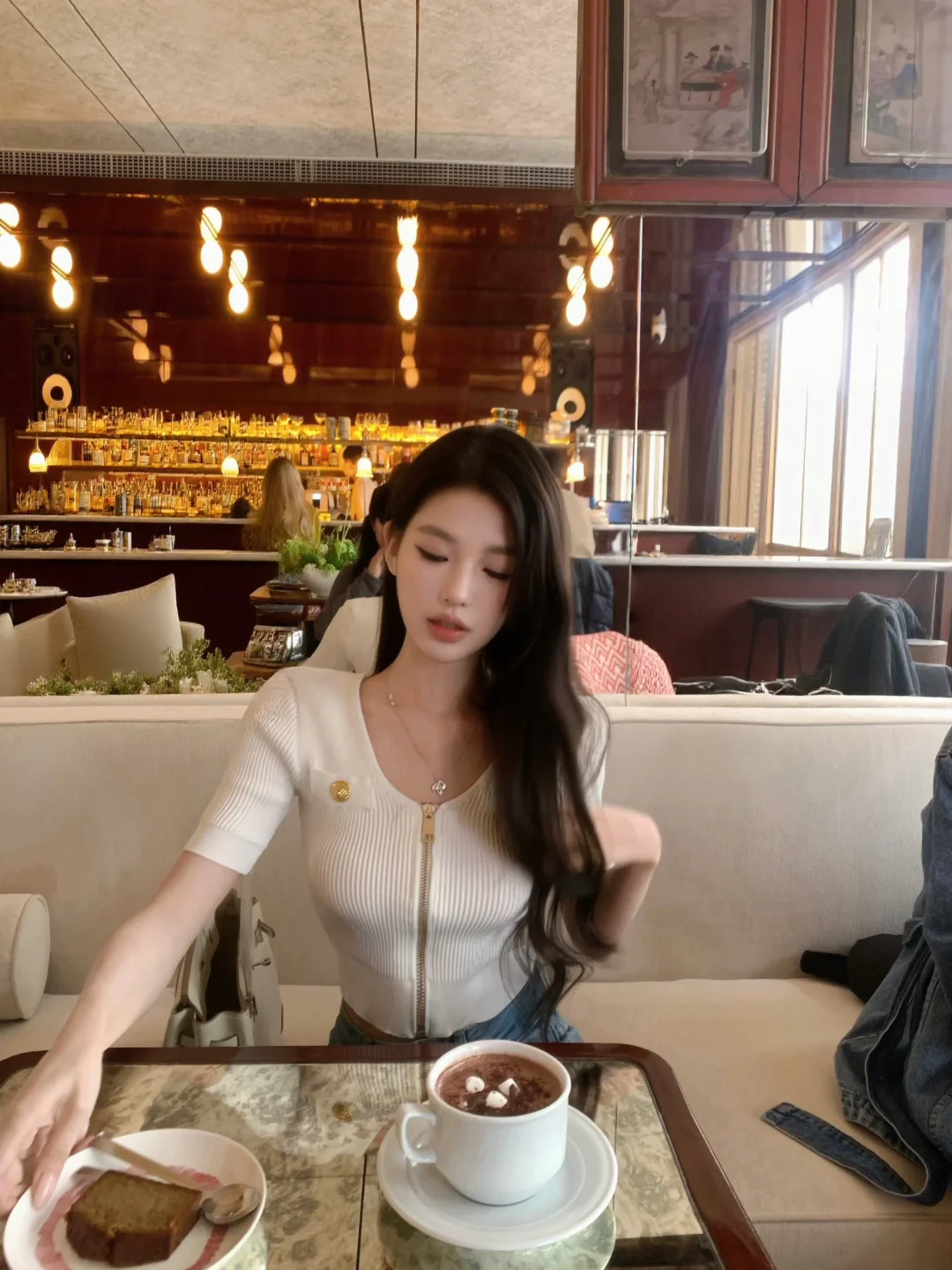 请喝下午茶的漂亮姐姐