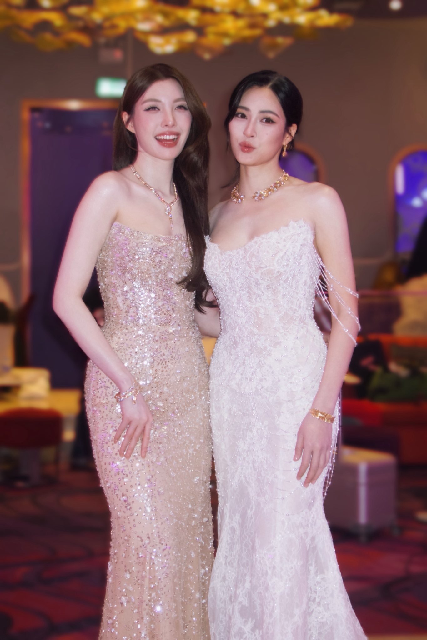 官推更新还有美照就一起发出来啊