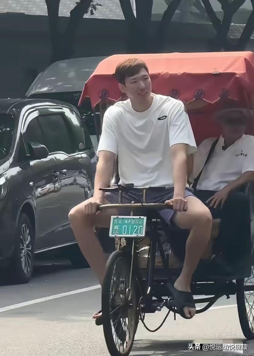 周琦真是活明白了，现实！

周琦从澳洲回来后去了广东，后面又转会北京首钢，一家老