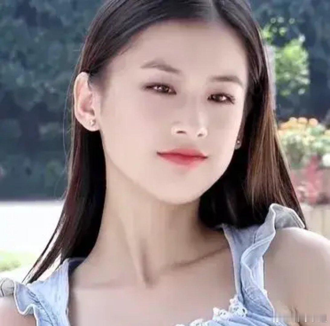 #早期黄圣依#早期的黄圣依可是男人心底不能忘怀的白月光啊～～要不是被杨子用婚姻和