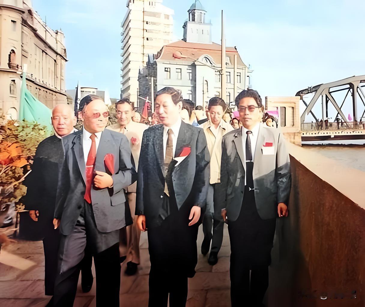 “吏不畏吾严，而畏吾廉；民不服吾能，而服吾公。公生明，廉生威。”

为此，他心系