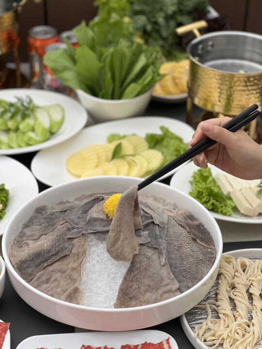 在西安被这家和牛火锅香到走不动道！！​！