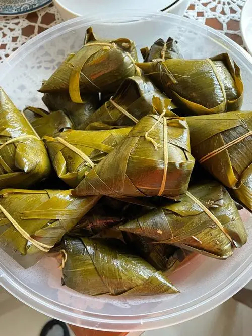 #端午节# 今天是端午，祝大家端午安康[作揖]       在传统上，大家都认为