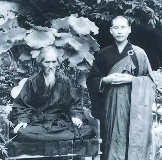 1943年初， 蒋介石拜会了104岁的虚云大师，询问 抗日战争的结果，大师听后不