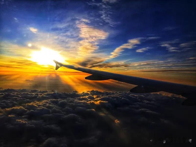 我超认同“人品重如山，良心比金贵”这句话。就说老张，被合作二十年的伙伴坑了，可他