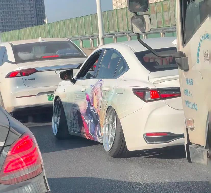 据说高级车，车轱辘都是外八字，是这样吗？这车一看就很行 这种车怎么样 豪车就是不
