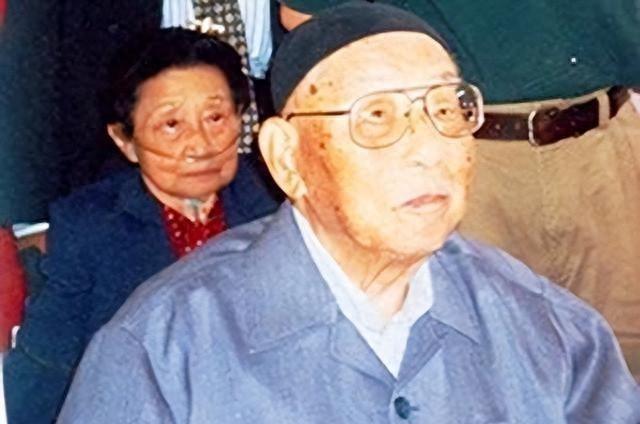 张学良晚年详述西安事变内情，称杨虎城才是真正主角，自己只是名义上的领导者吗？
1