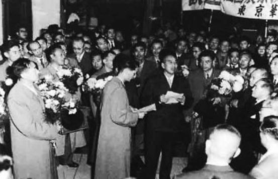 1957年，王震去日本考察，出发前，周总理特意交代：“去了日本，不要买他们的东西
