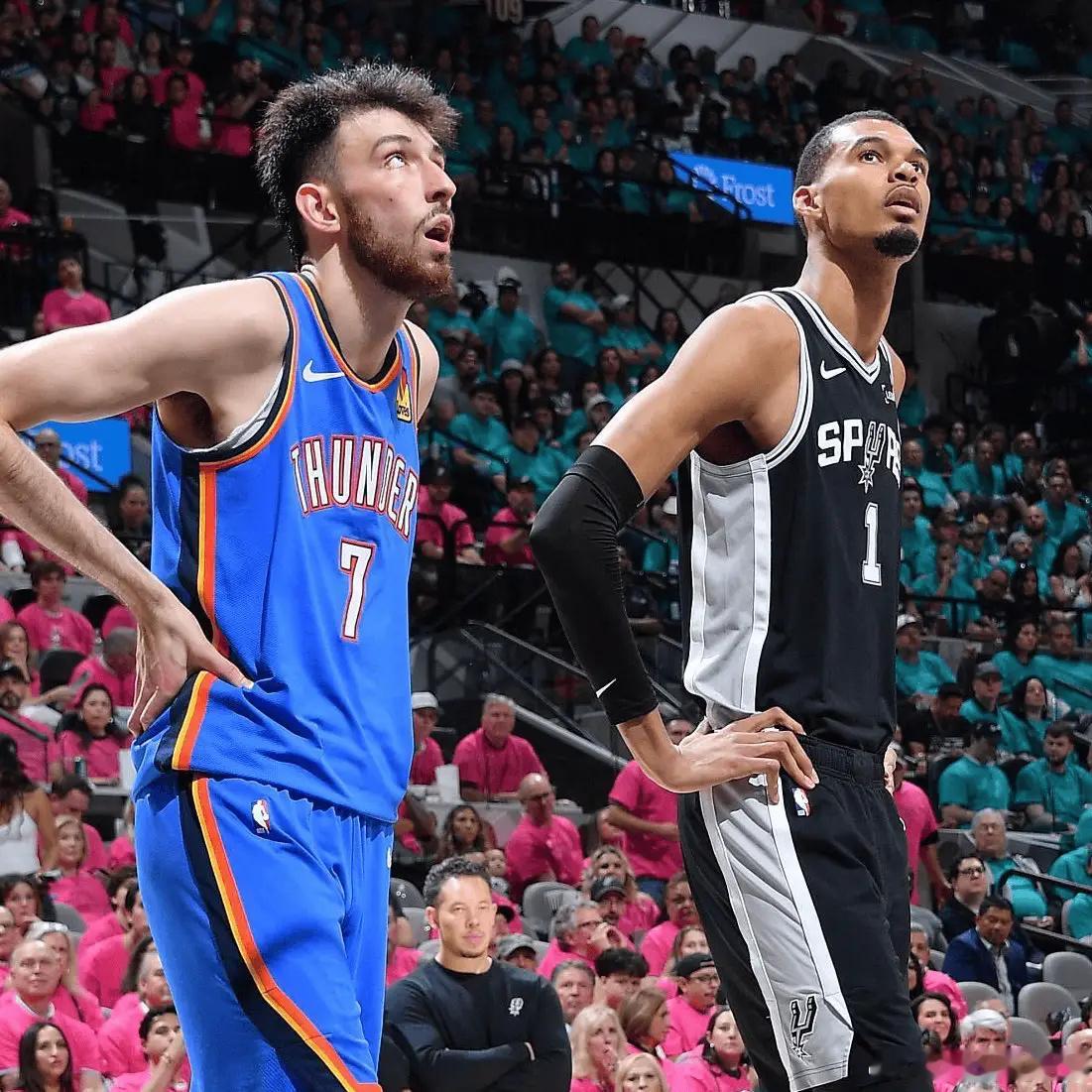 【文班亚马回应G4赢球】文班亚马称季后赛像策略游戏5月25日，NBA季后赛西部决