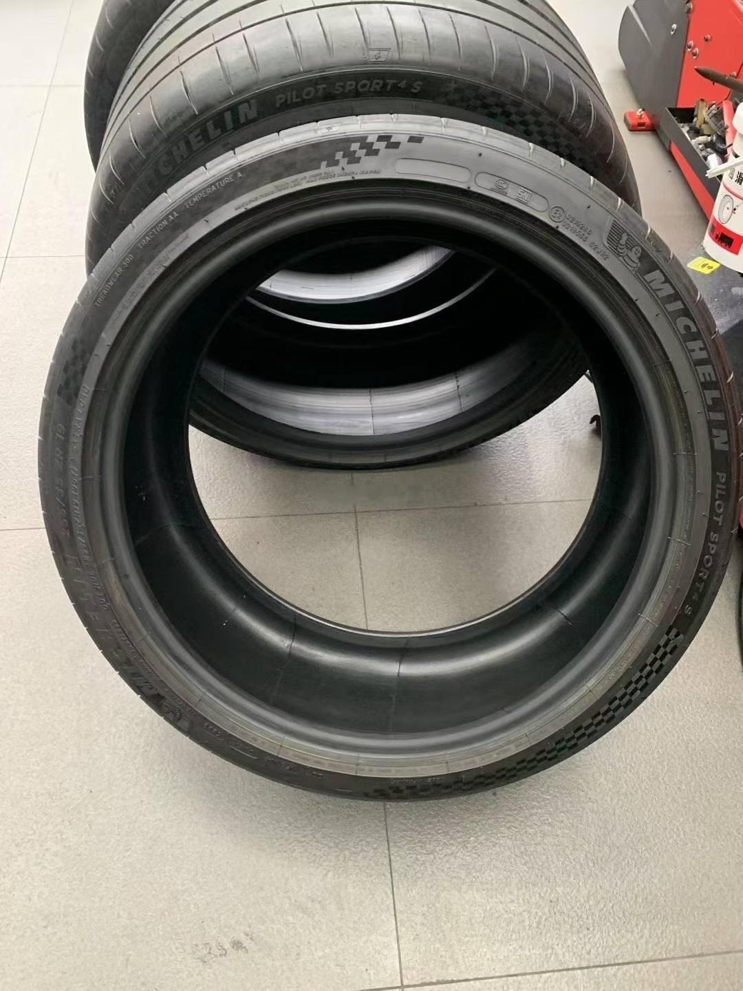 拆下2️⃣ 条米其林PS4S 255 35 19 ，22年52周 ​​​