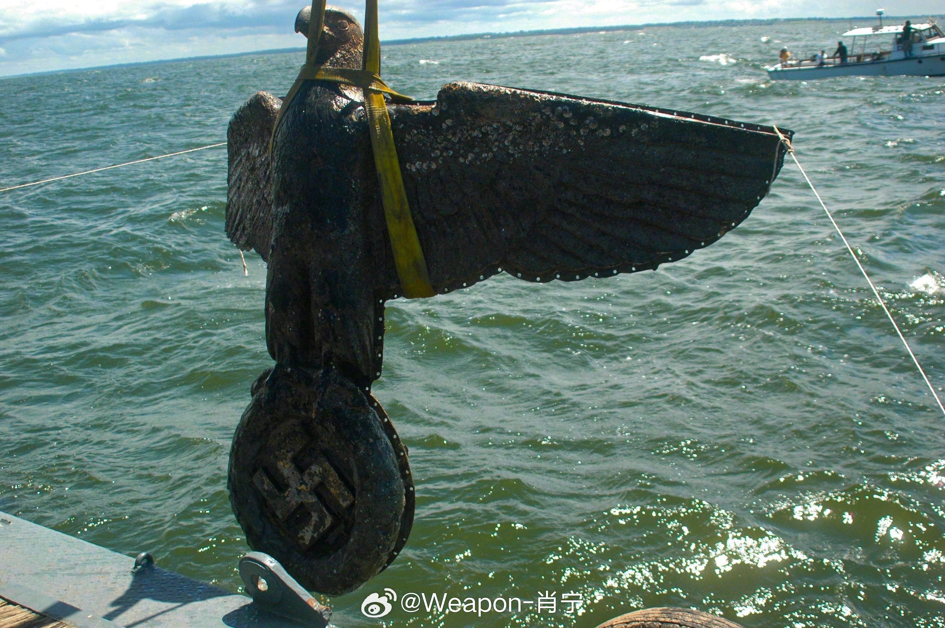 烽火问鼎计划照片中的历史 2006 年，在乌拉圭，潜水员打捞起了德国海军重型巡洋