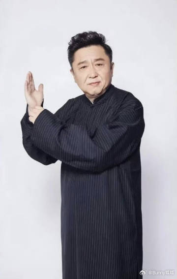 于谦的叛逆期持续了50年于谦通宵追书上头到四点，主动检索星座确认水瓶性格，不盲从
