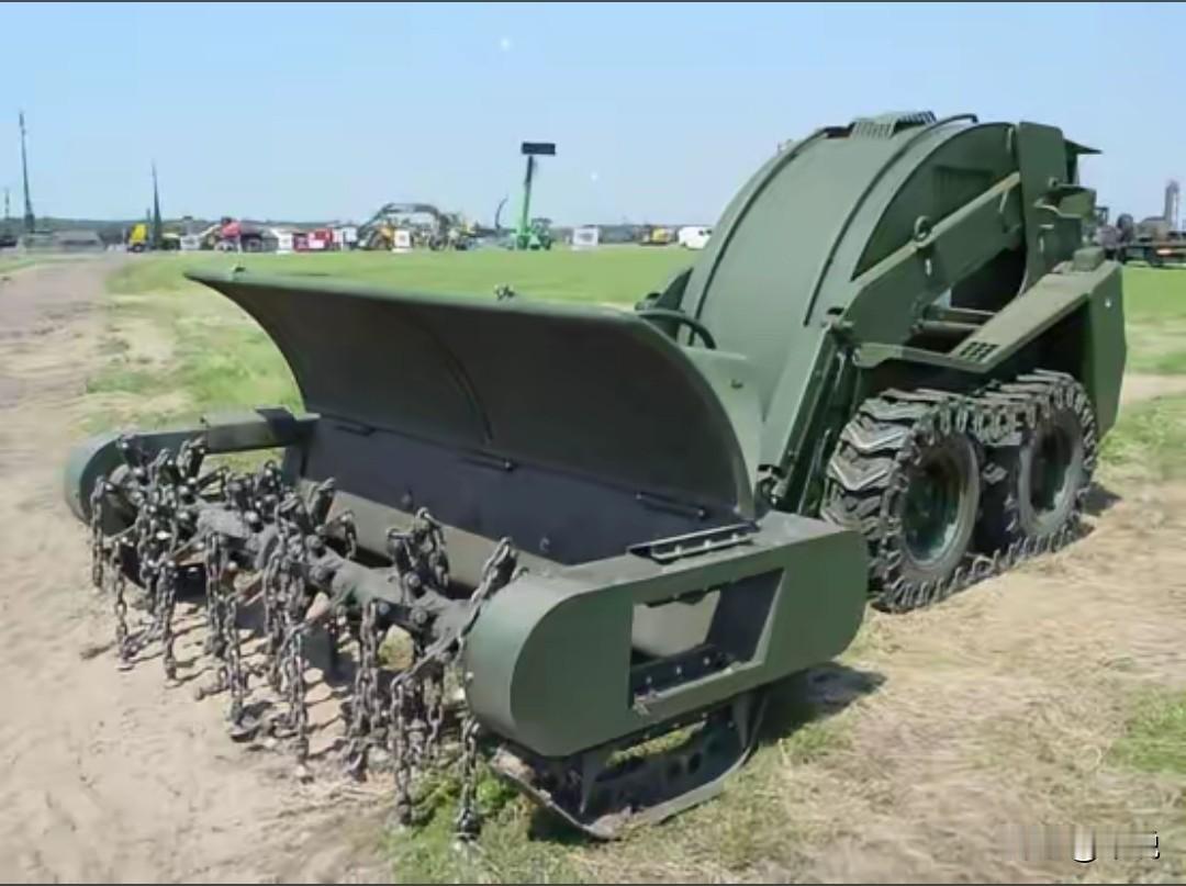 Bozena 4型扫雷车主要战技指标：
总长度：5.28米
基础车长度：3.30