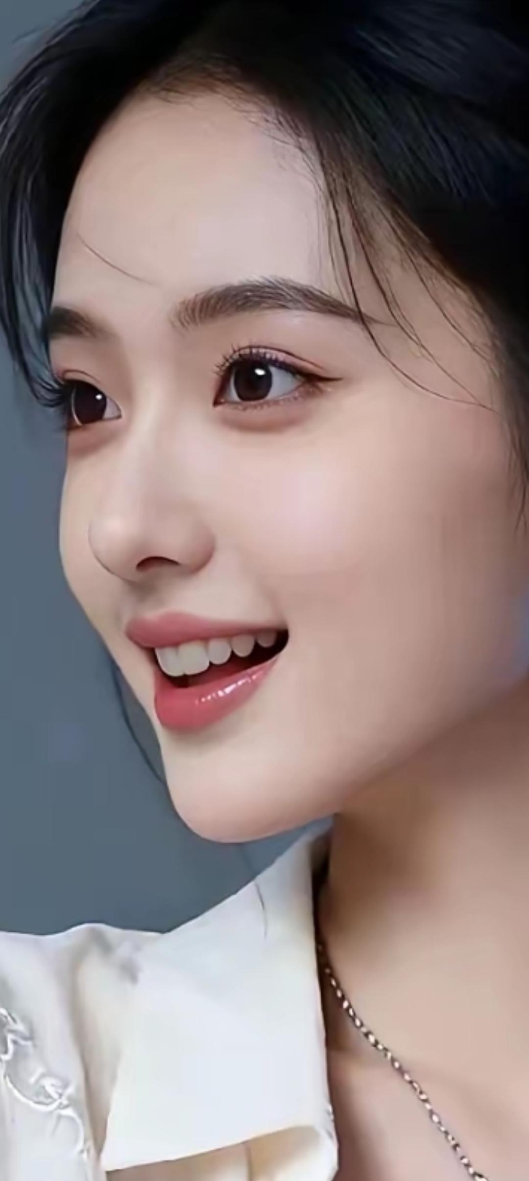 甜美笑容，温柔眼眸，清新自然，元气满满！🌟✨