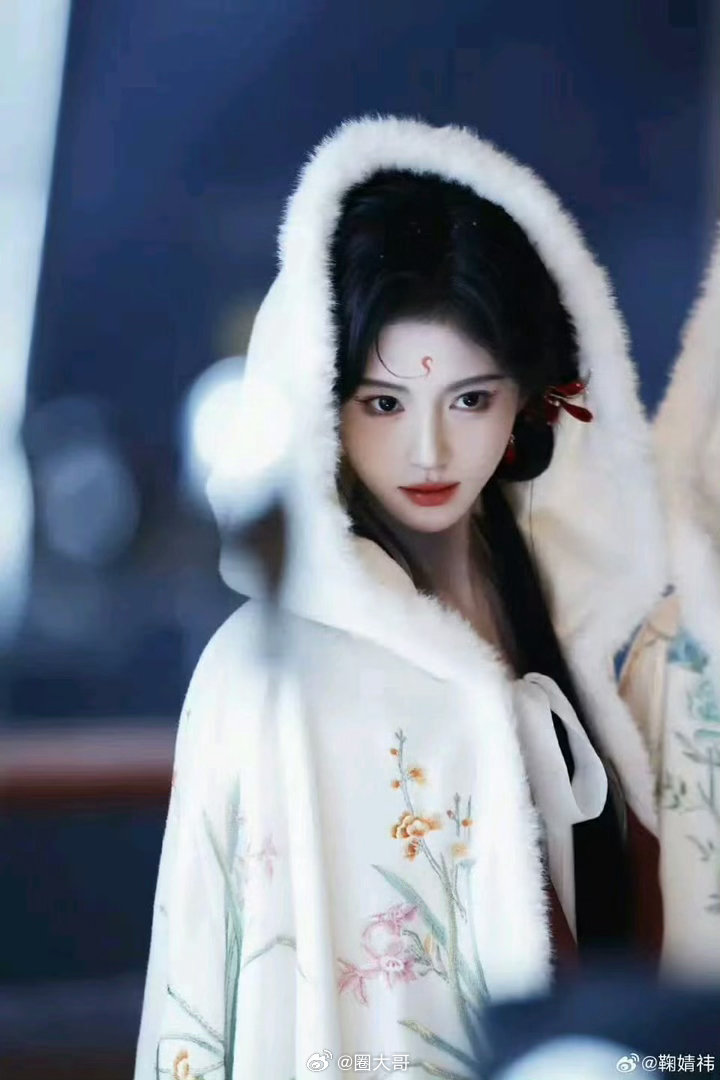 鞠婧祎露芜衣优酷角色热度破亿 不愧是粉丝心中的顶流女艺人啊，鞠婧祎主演的电视剧《