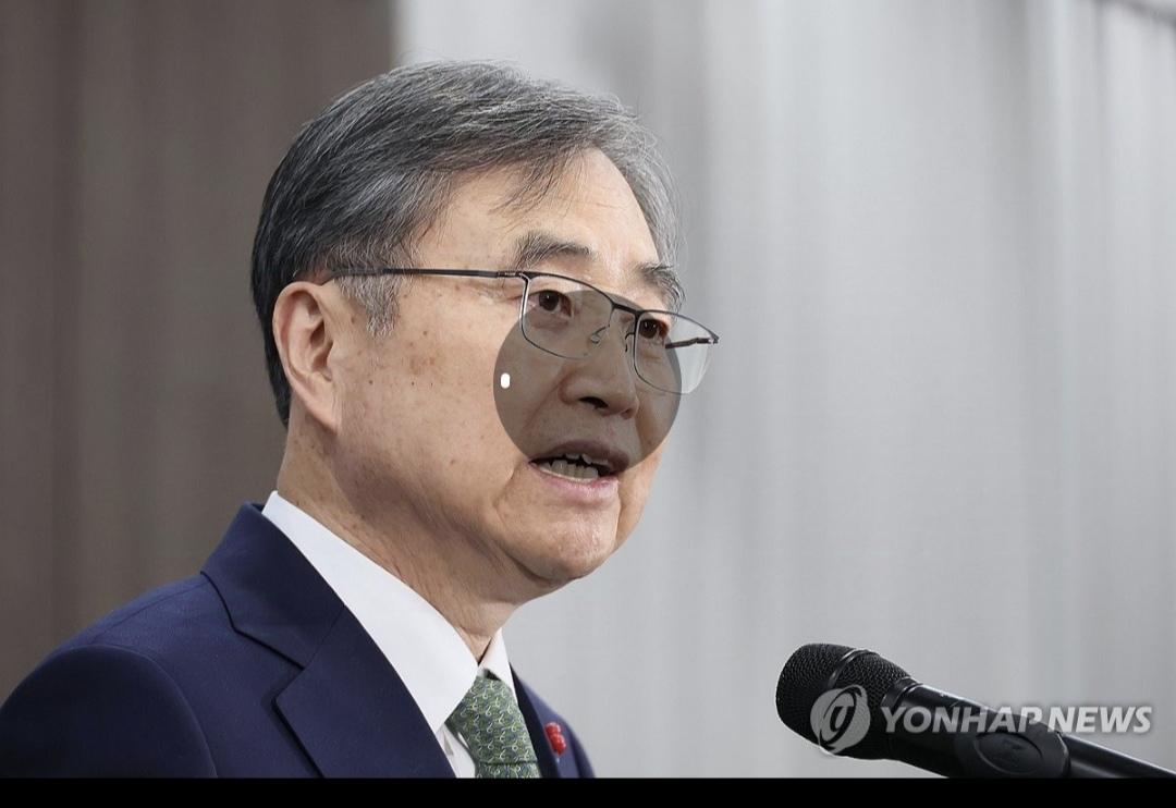 韩国外长赵显与美国副防长科尔比26日举行会晤，讨论韩美首脑会谈后续措施、韩半岛问