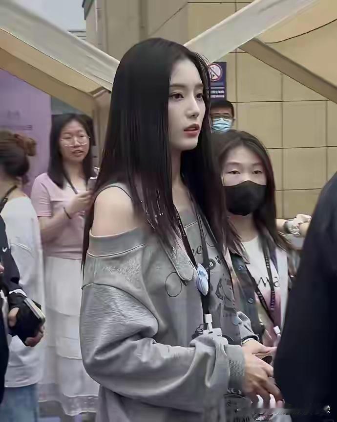 原来徐艺洋线下看这么漂亮，终于理解黄子韬了 