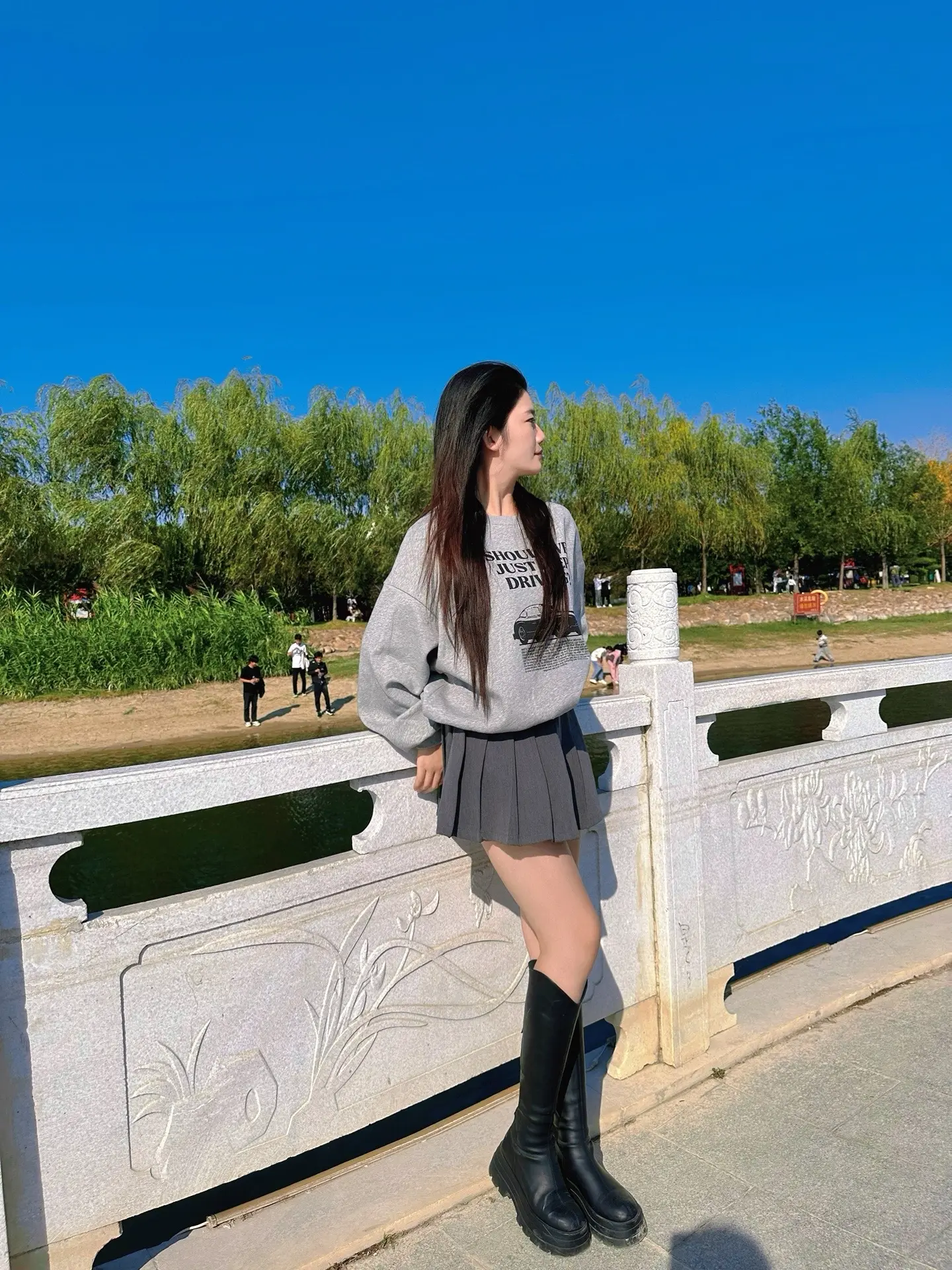 走好自己的路 迈好自己的步，少理那些背后说三道四的废物！