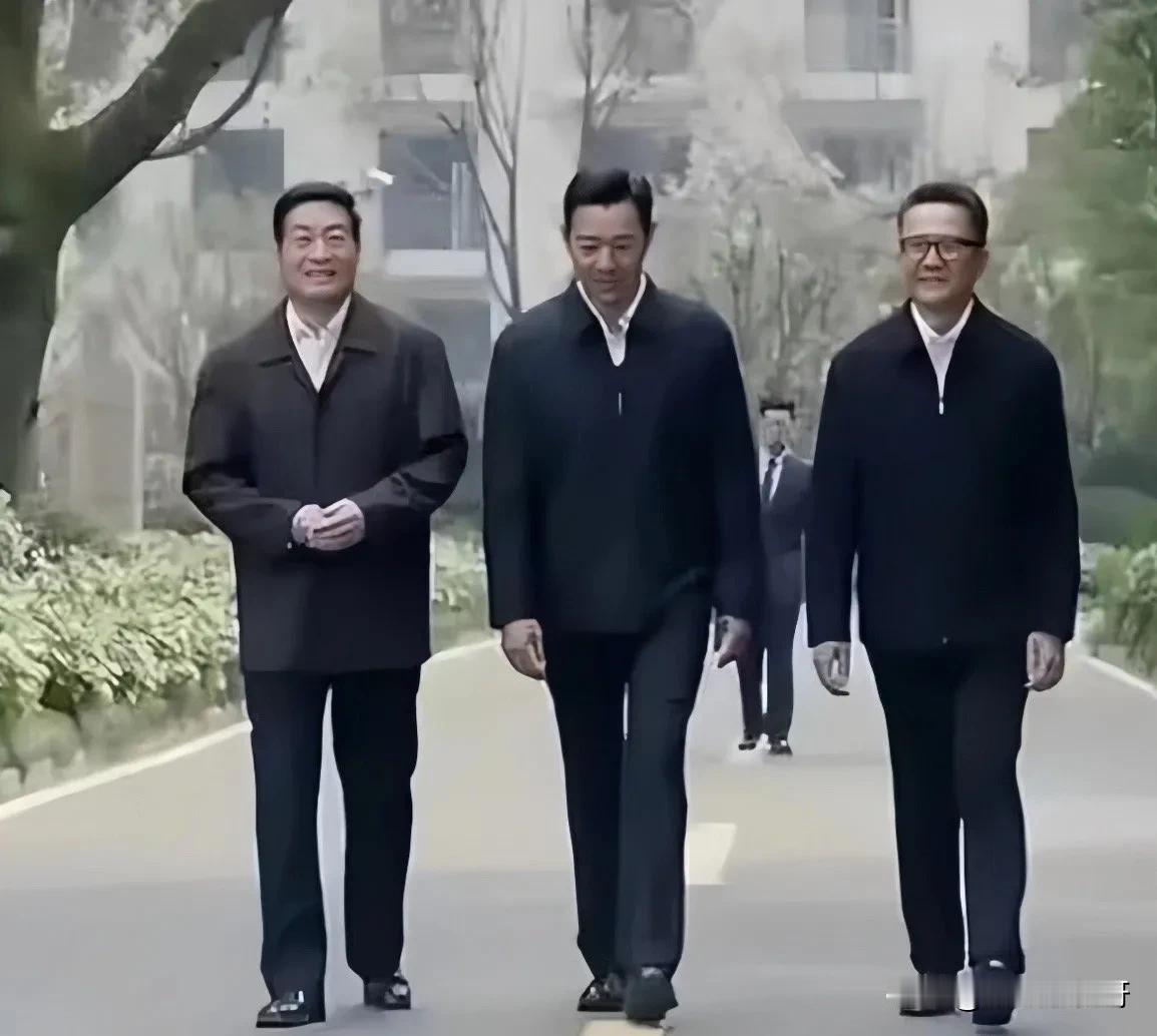 根据走路姿势，哪一个级别最高？