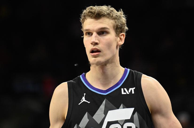 爵士队与公牛队苦战双加时，最终爵士队以150-147战胜公牛。本场比赛爵士队球员