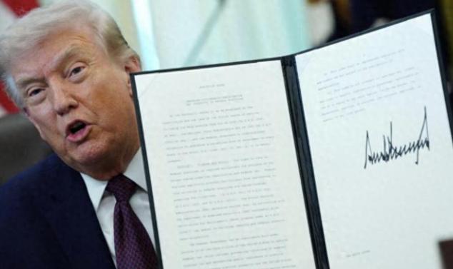 特朗普这次是真栽了，22个州直接抱成团跟他硬刚，没废话直接就把他告到了联邦法院，