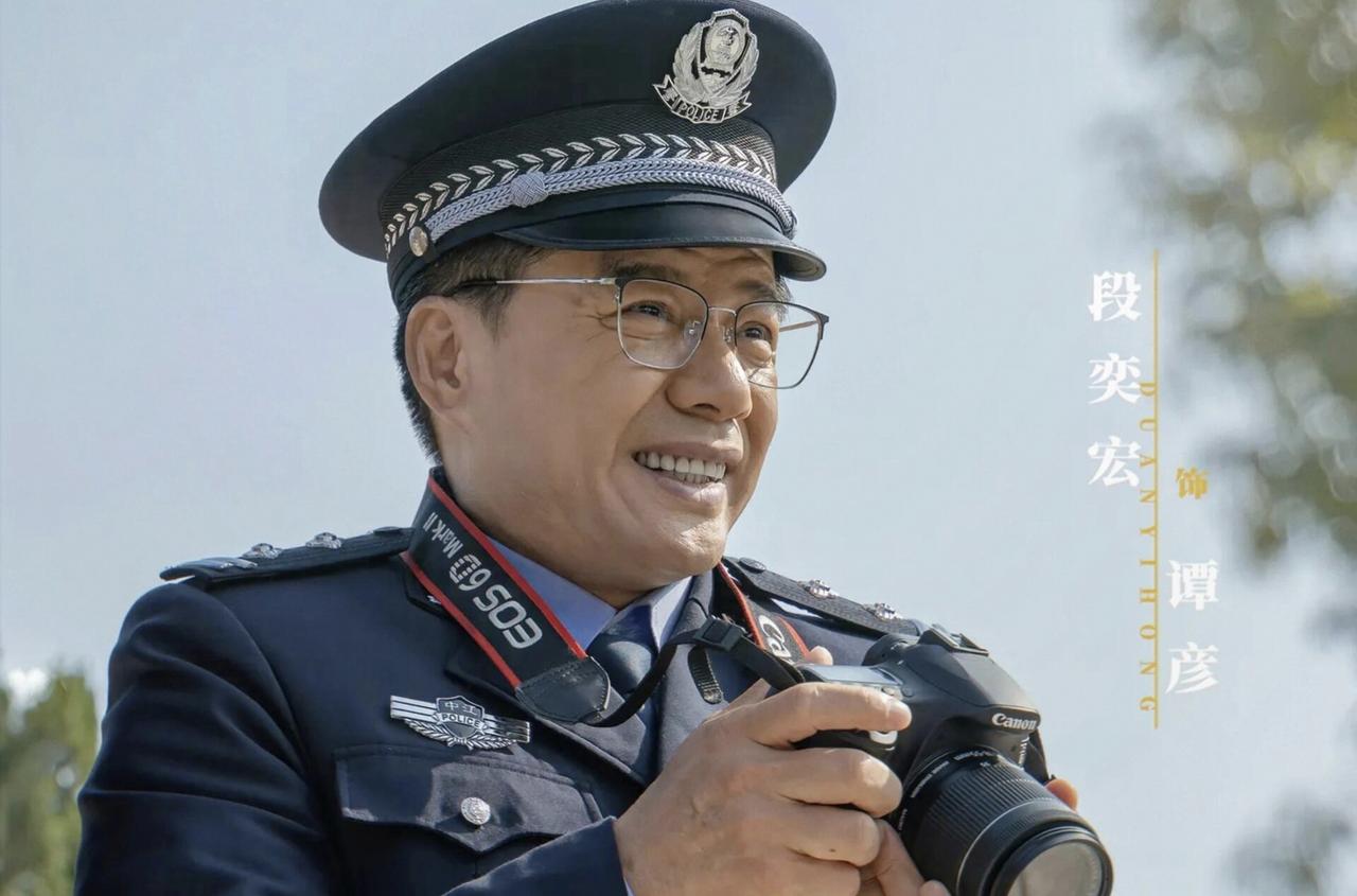 新剧《藏锋》定档8月17日，将在央视一套和腾讯视频播出。

看到演员阵容的时候，