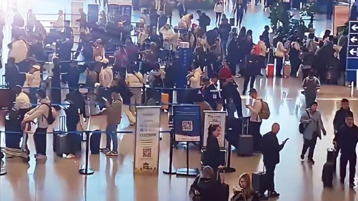 🔥太猛了！昆明长水机场创历史！单日客流首破17万。昆明长水机场炸场！2月20日
