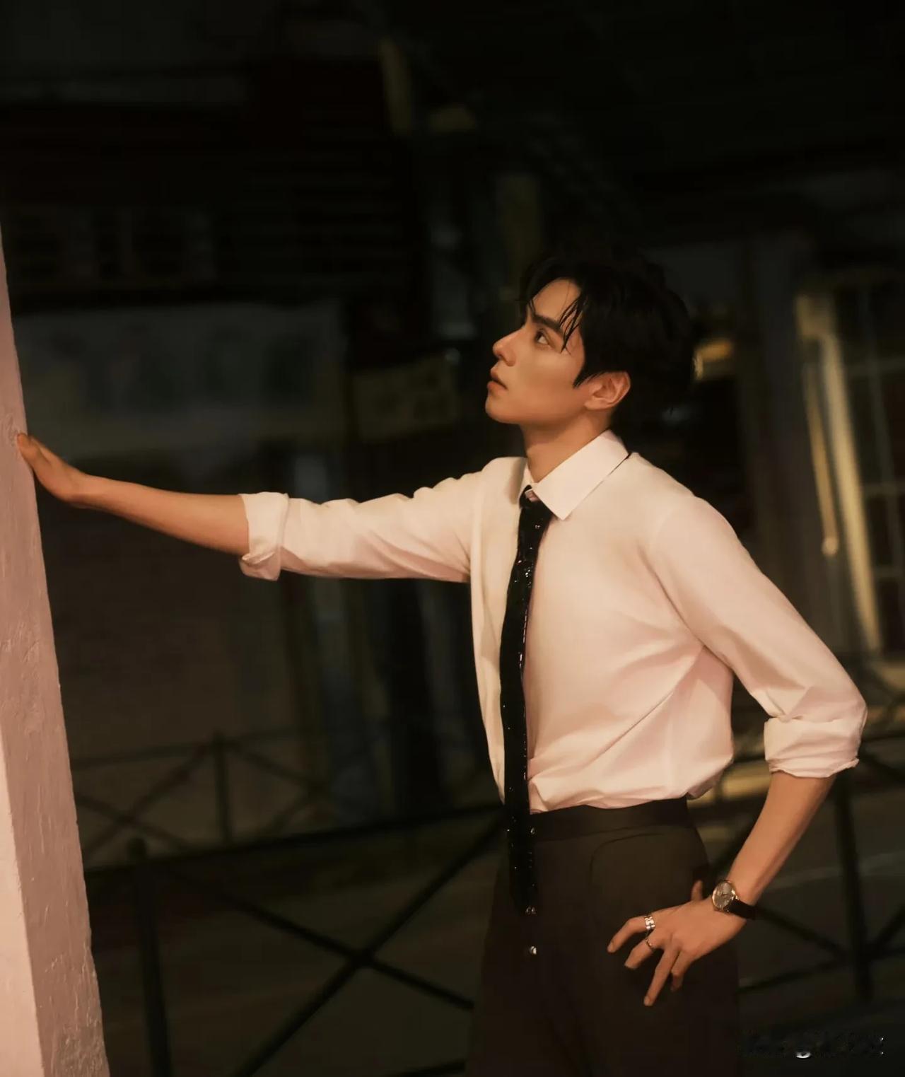 短剧确实定位比长剧低，如果是一无所有从低往高爬的明星演短剧没什么，因为如果有机会