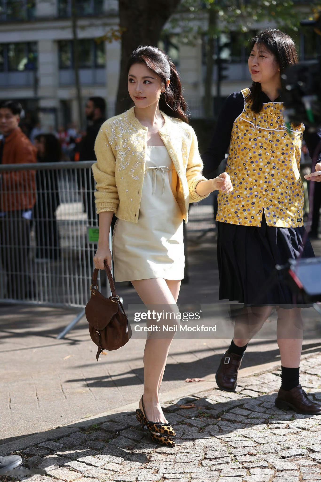 赵今麦miumiu待遇独一份☝🏻压轴认领官宣赵今麦看秀✅中国区pr全程陪同✅上