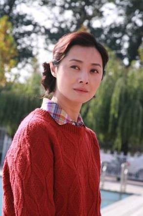 刘蓓拍完戏收工已经凌晨了，经纪人对她说：“赵宝刚导演叫你去他房间一下！” 刘蓓当