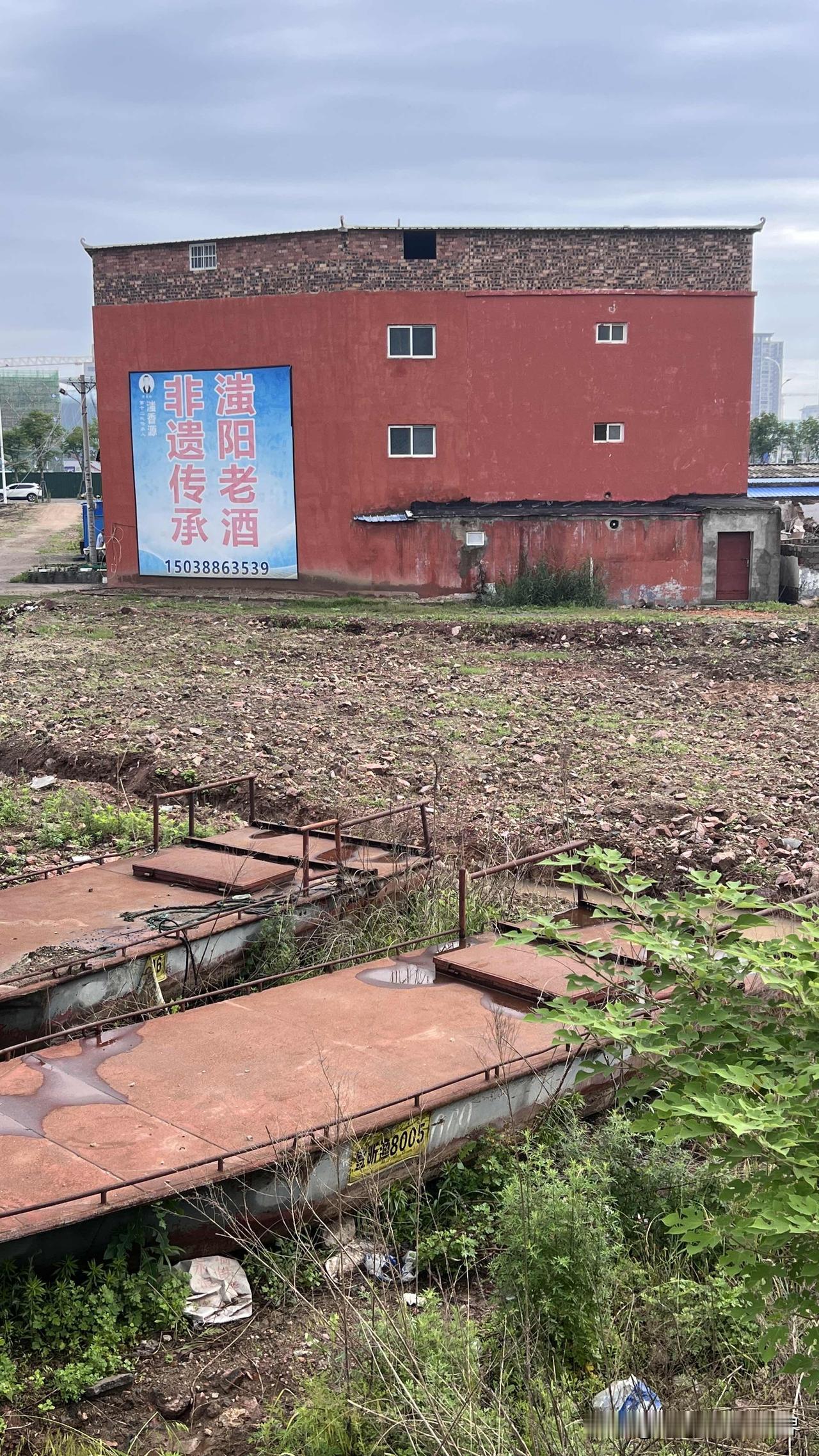 在平顶山市新华区滍阳镇的版图上，曾有一个被时光磨砺了千百年的古村——肖营村。它静