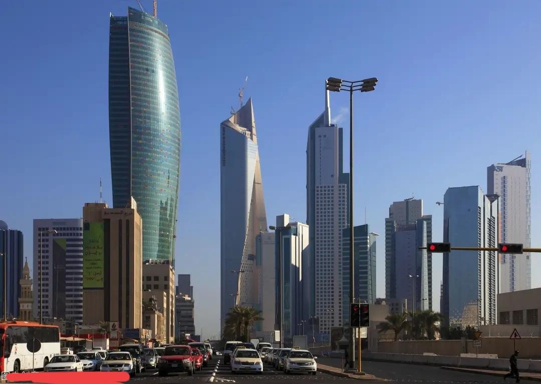 昨天，伊拉克库尔德武装数千人，已经进入伊朗境内，展开地面战，这是西方媒体最新的报