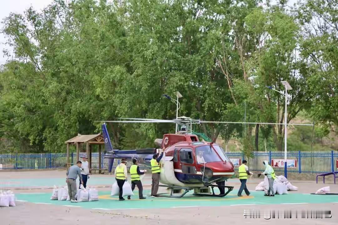大喜事！定边开挂了！直升机空中撒种造林！白于山区历史性第一次，2万亩荒山要变绿洲