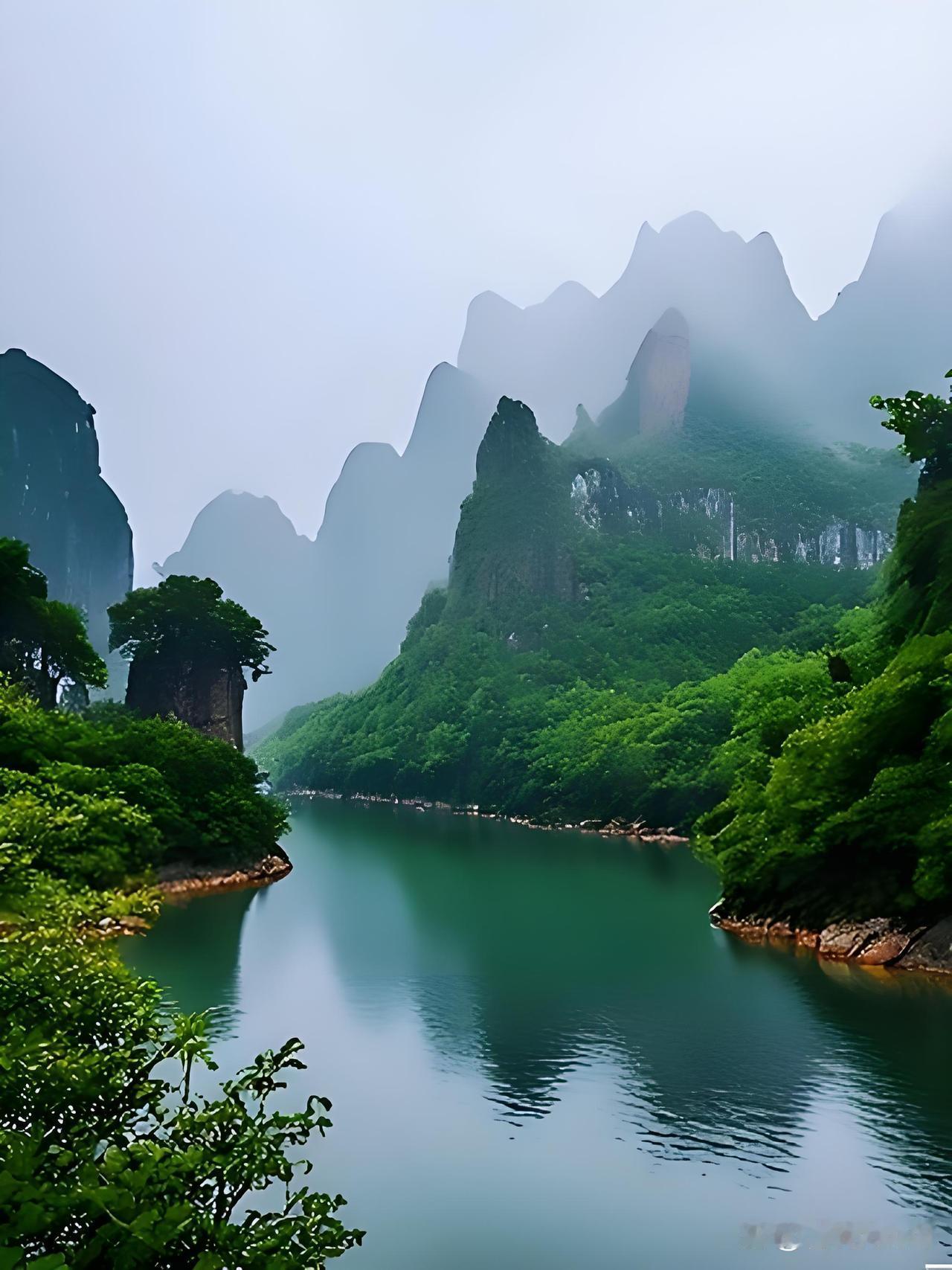 青山藏壮志
绿水抱雄心