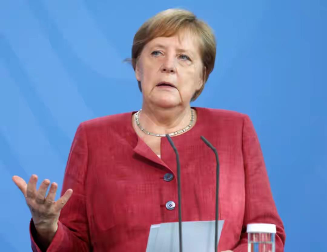 默克尔此番出山，直指当年东欧四国搅局，破坏和谈良机！可见欧洲生死之困，非在外患，