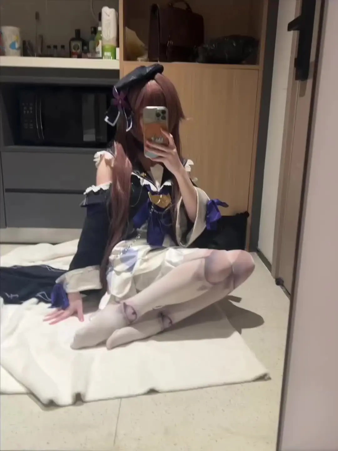 暂停学黑塔的立绘姿势  不知道为什么立绘姿势我做起来很奇怪