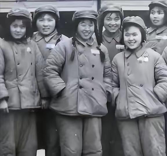 抗美援朝时，5名中国女战士被美军包围后主动投降，此后下落不明，大家都以为她们早已