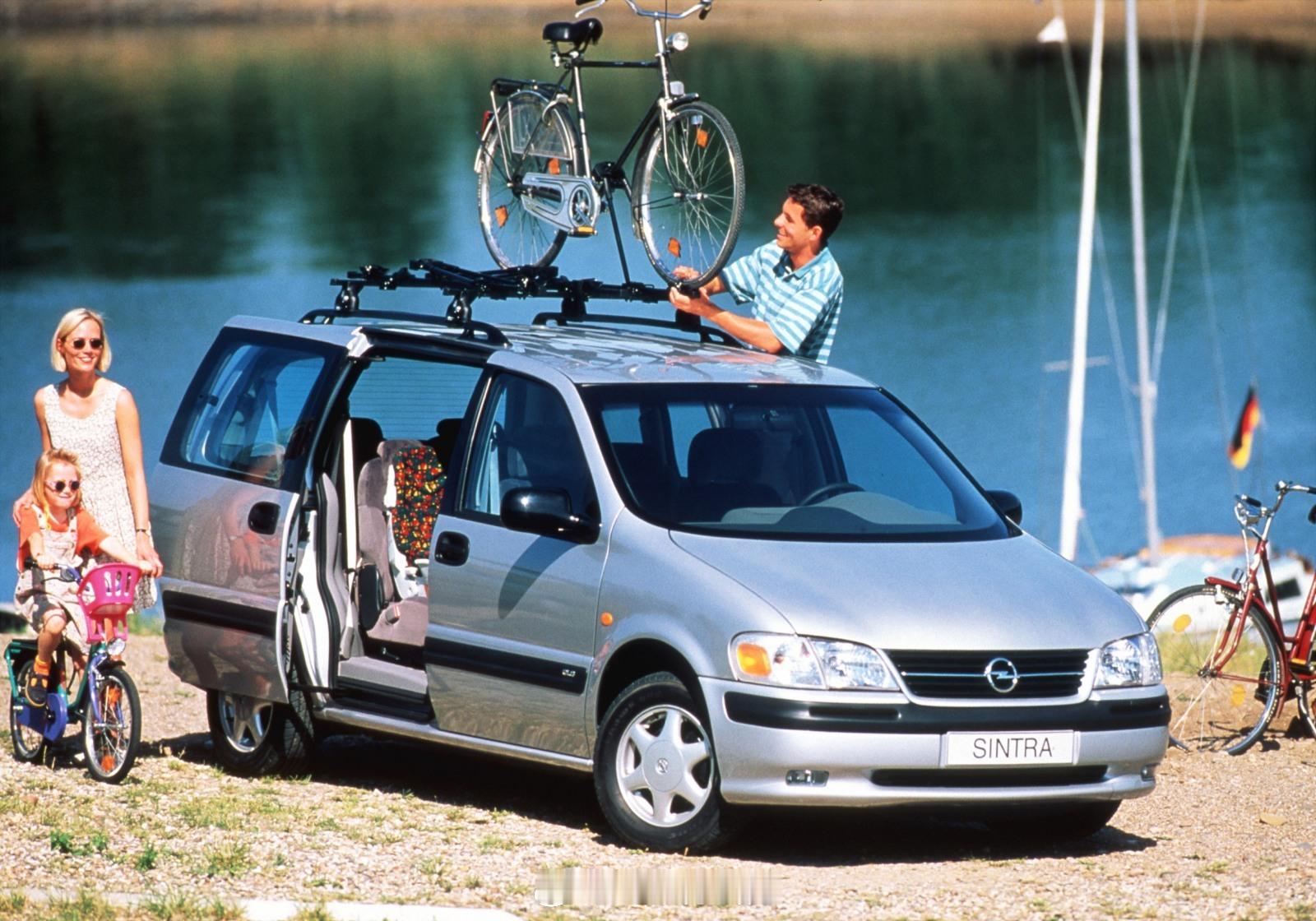 1996-99款欧宝Sintra GLS，本质上就是别克GL8的短轴版兄弟车型。