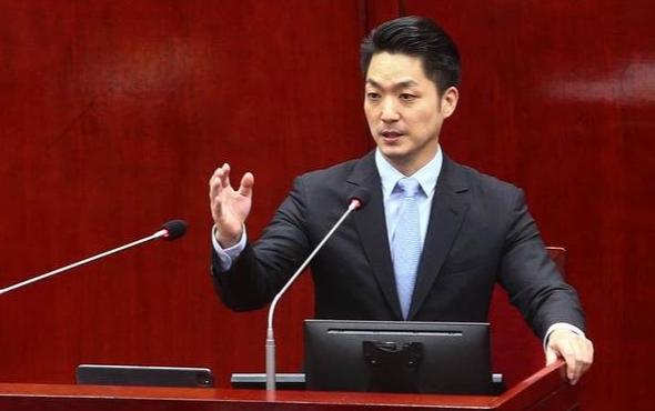台中市长卢秀燕竟然当着立法院长韩国瑜、台北市长蒋万安，以及新北、桃园地方代表的面