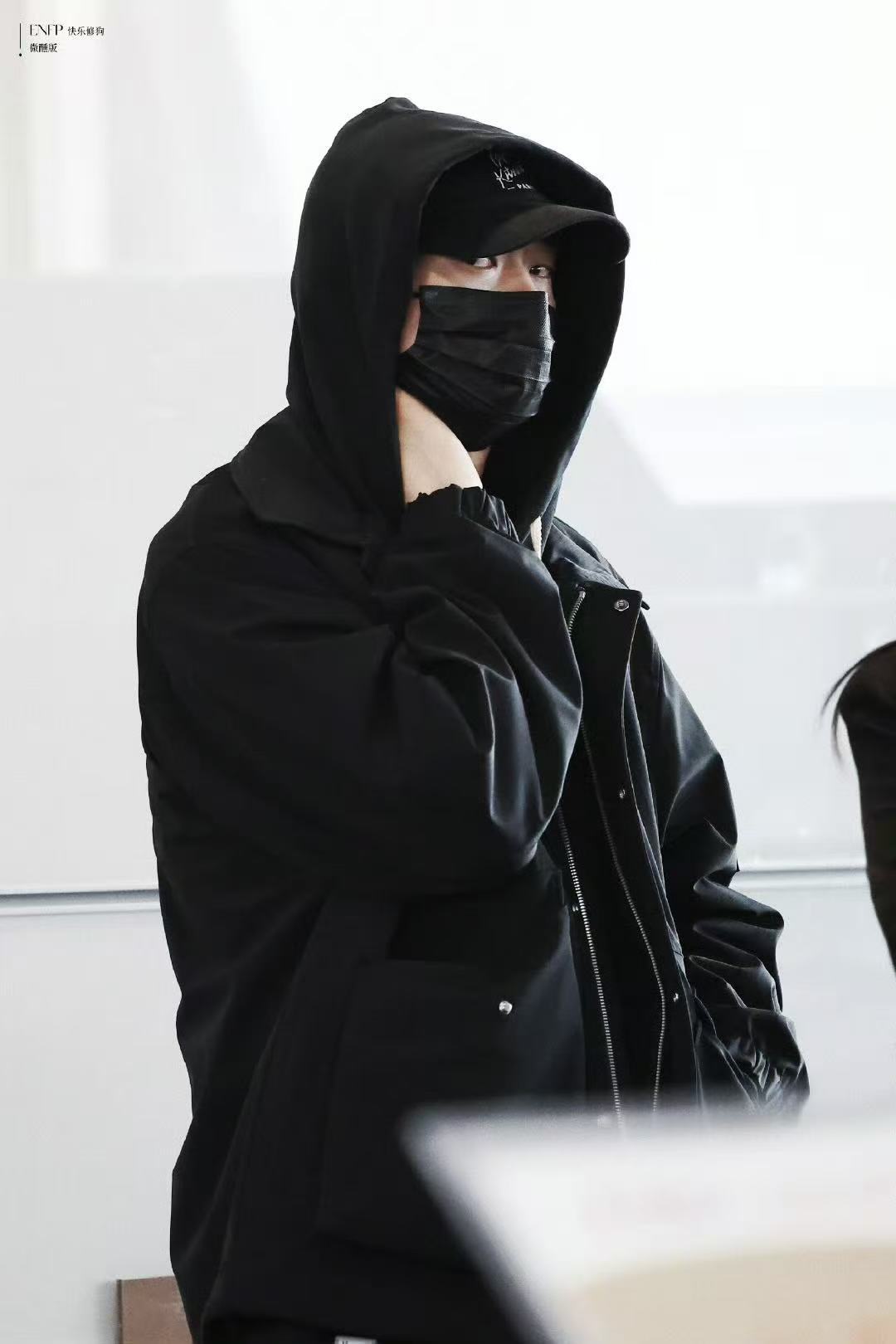 魏大勋allblack出发阿勒泰 ​​​好长一条魏大勋～太帅啦！ ​​​