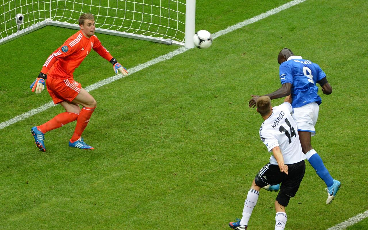 突然想起，意大利最近的一个世界杯进球还是巴洛特利进的，巴神在意大利锋线挑大梁的时