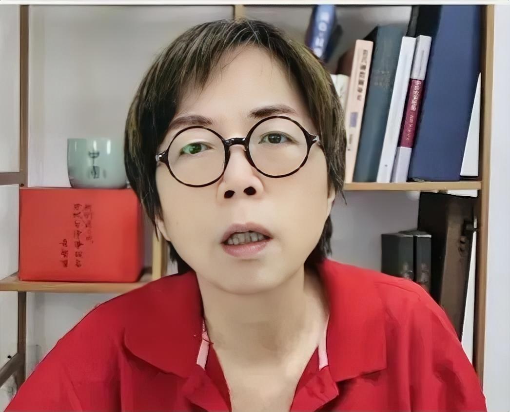 黄智贤公开有意为民进党当局开脱，称“毒油”案责任在台中市政府！
 
国民党文传会