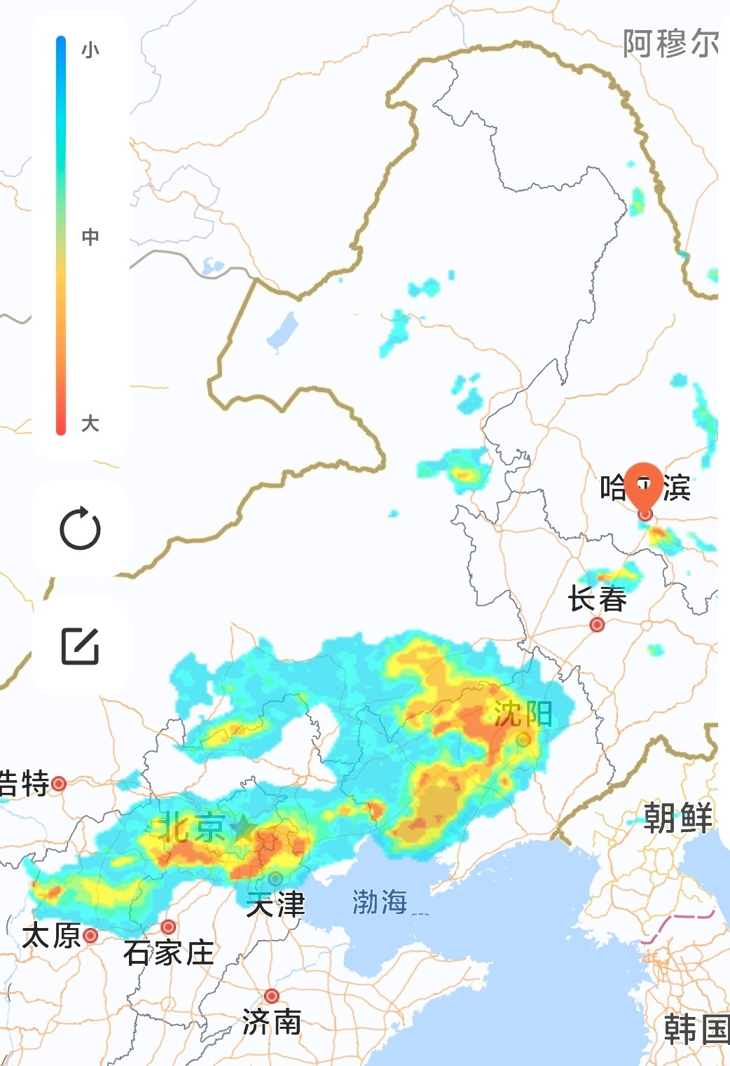我在哈尔滨，躲过了今晚北京大雨从深圳到北京今天这场雨都够大的现在的问题是：这个点