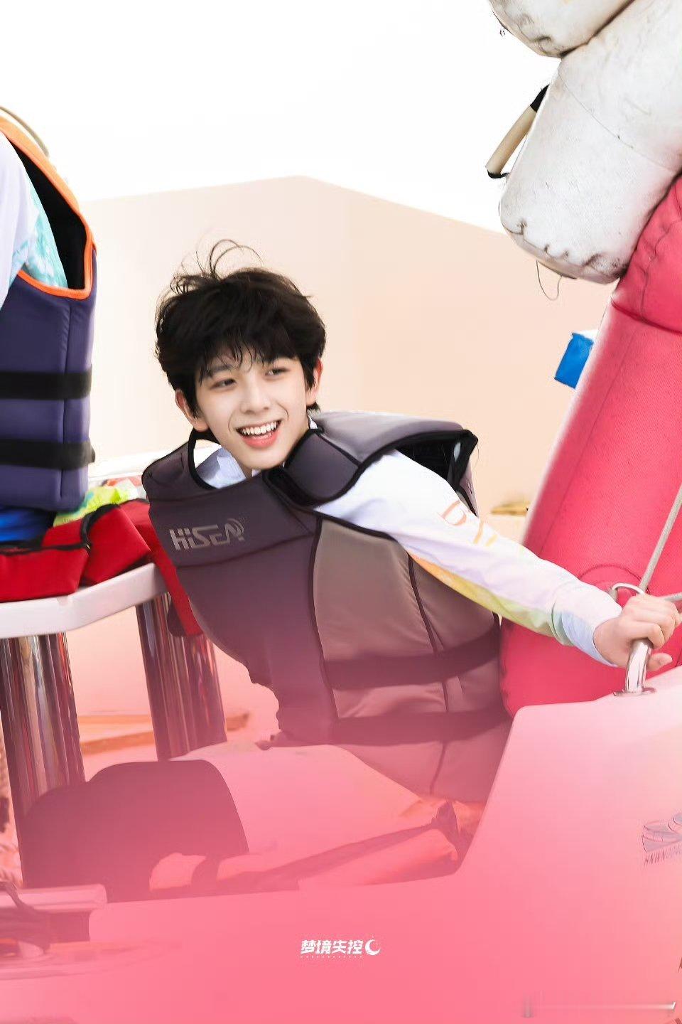 陈浚铭 陈浚铭不惧成长的风雨，带着不服输的韧劲，一路蜕变，一路发光。 