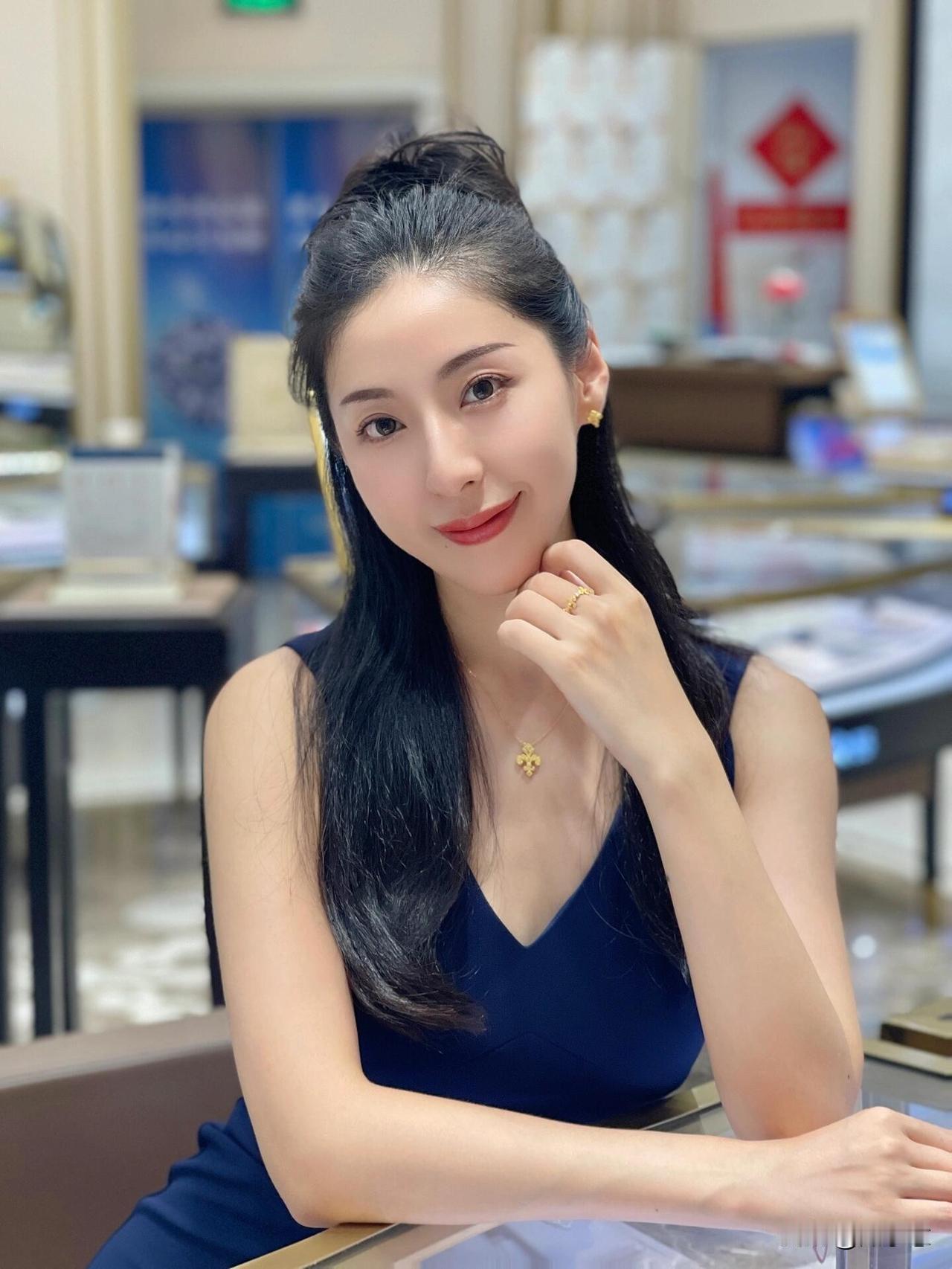 黄金就是香•Leysen莱绅通灵传世金!
我对金饰总是带有一份偏爱
自带贵气属性